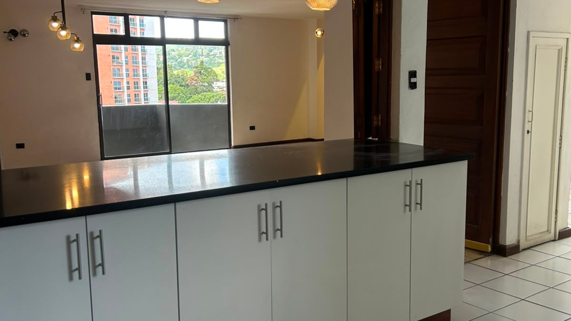 RENTA APARTAMENTO LAS HADAS ZONA 15 - Miniatura 4