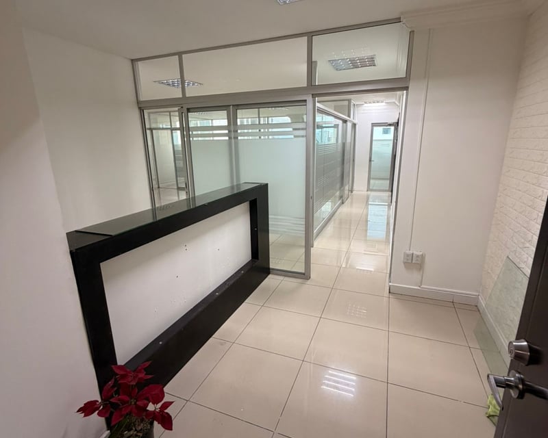 Oficina en renta en zona 10