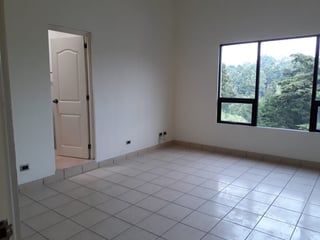 Casa en VENTA en Residencial San Antonio Carretera a El Salvador - Image 17