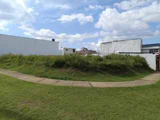 📍 TERRENO EN VENTA – ESQUINA + 100% PLANO | HACIENDA REAL | ZONA 16 - 5
