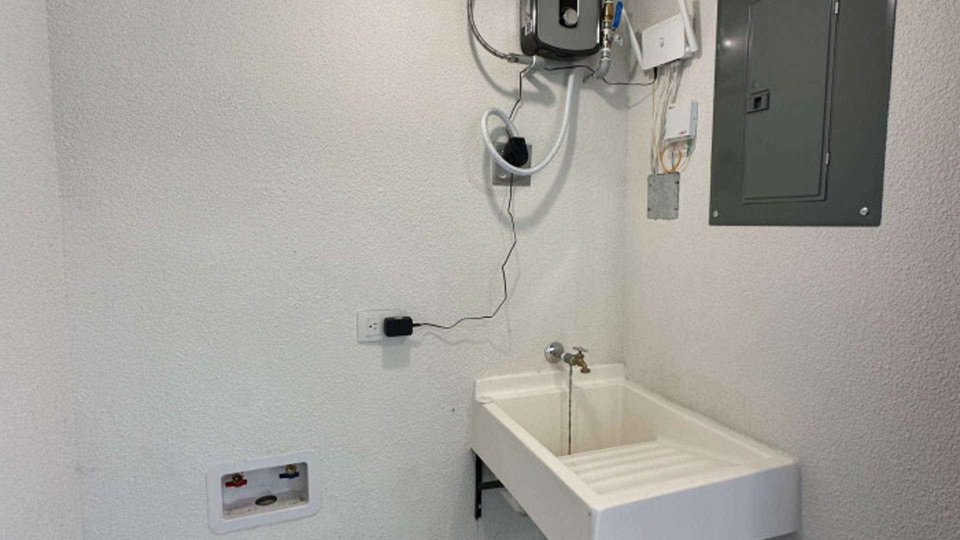 Apartamento renta 3 habitaciones cerca USAC Zona 12 - Miniatura 9