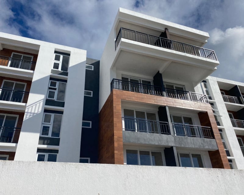 Apartamento en venta con jardín en Senderos zona 16