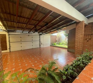 Casa de 1 Nivel en Renta, Colonia Monte María | 3 Hab y 4 Parqueos