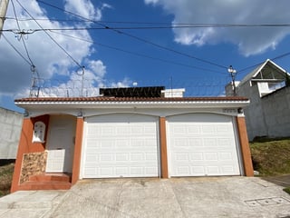 CASA CON APARTAMENTOS EN VENTA CONDOMINIO HACIENDA REAL - Image 1