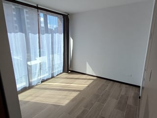 📍 APARTAMENTO EN RENTA – 1 HAB  | EDIFICIO BIKO T1 | ZONA 10 - 2