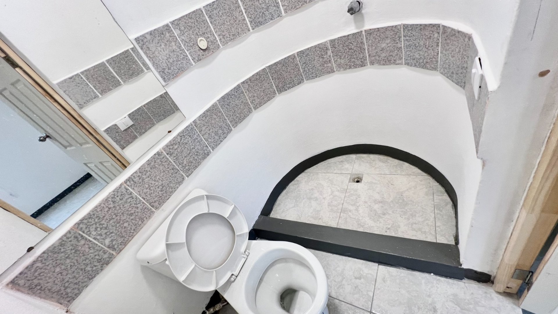 RENTA DE OFICINAS/CLINICAS EN ZONA 1 | NIVEL COMPLETO EN PLANTA 2 - Miniatura 15