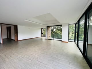 Alquilo  Lindo Apartamento Edificio dentro de Oakland Z. 10 - Image 3