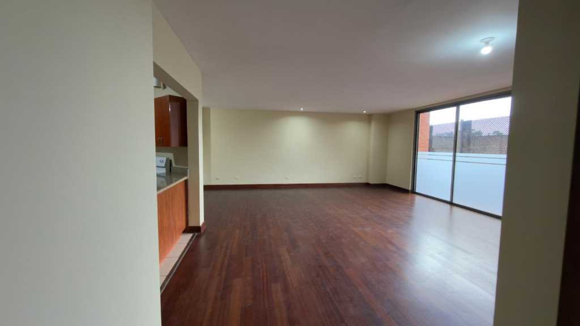 APARTAMENTO EN RENTA – BENEVENTO, ZONA 14 - Miniatura 5