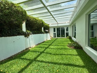 CASA EN VENTA EN KM 8.5 CARRETERA A EL SALVADOR, LUJOSA Y MODERNA - Image 10