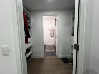 Venta de apartamento de 2 niveles en Edificio Granat, Zona 4 - Image 11