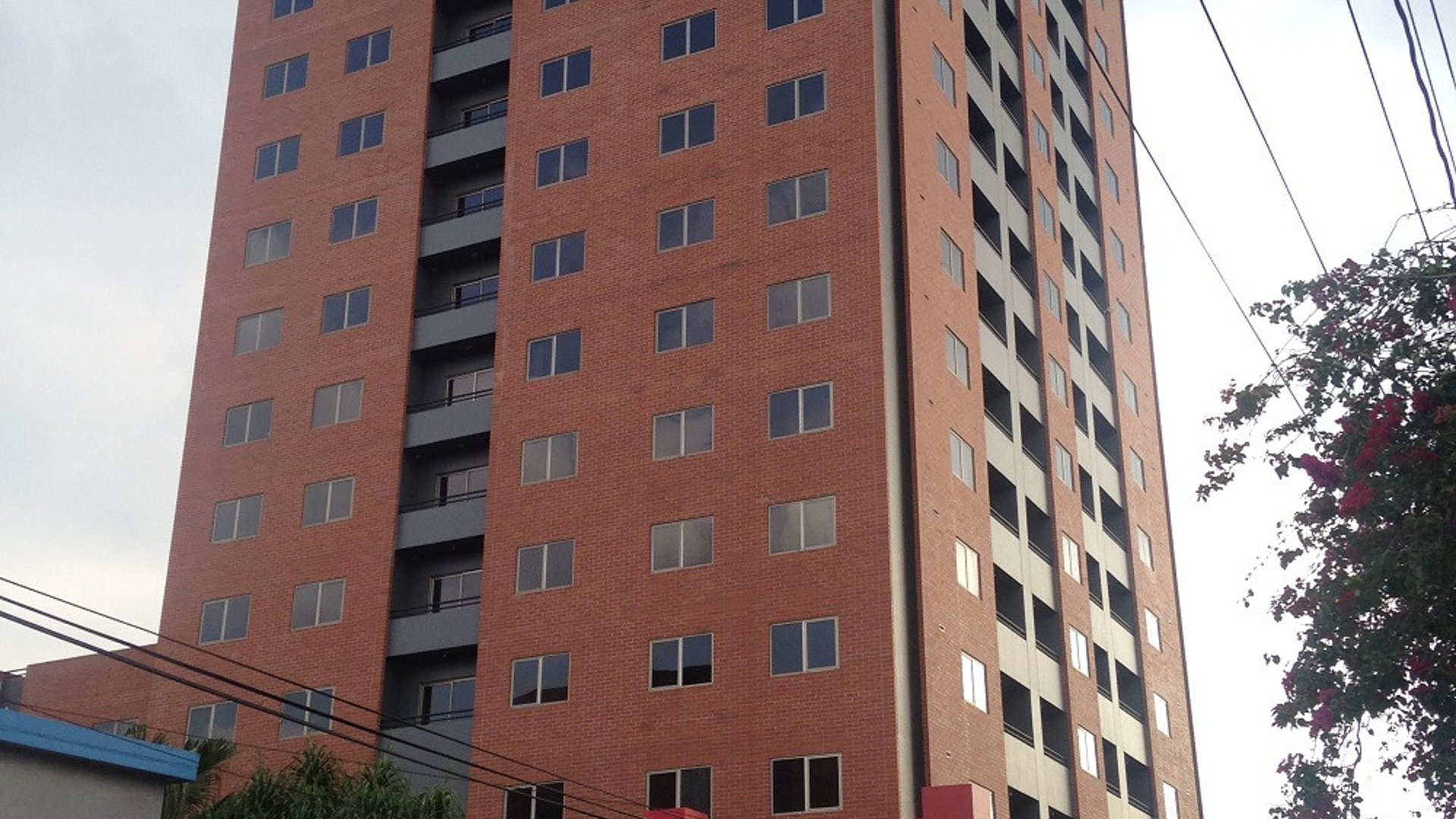📍 APARTAMENTO EN VENTA – 3 HAB + LÍNEA BLANCA | NEO 1 | ZONA 10