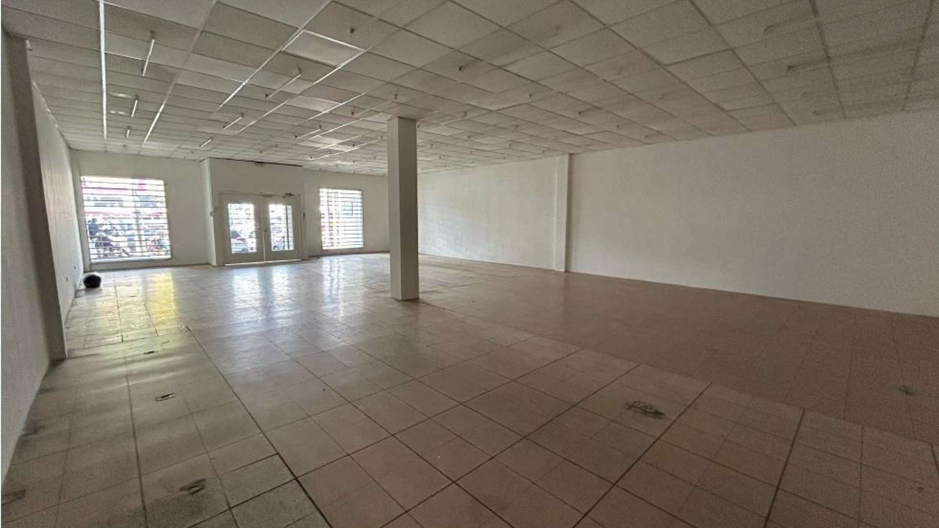 RENTA DE LOCAL + BODEGA | COLONIA LANDÍVAR – ZONA ESTRATÉGICA CERCA DE EL TRÉBOL