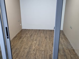 Alquilo / vendo amplia oficina Edificio Desing Center zona 10 - Image 8