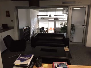 Oficina remodelada y amueblada - 5