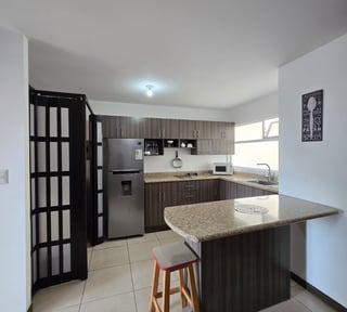 Apartamento amueblado en renta de 1 habitacion en zona 11 Ref-5578