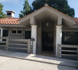 CASA EN RENTA – KM 13.5 CARRETERA A EL SALVADOR
