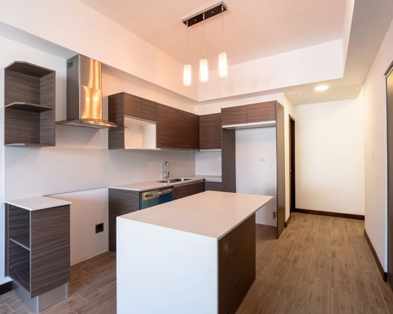 Rento apartamento en zona 10 planta baja Ref-4847