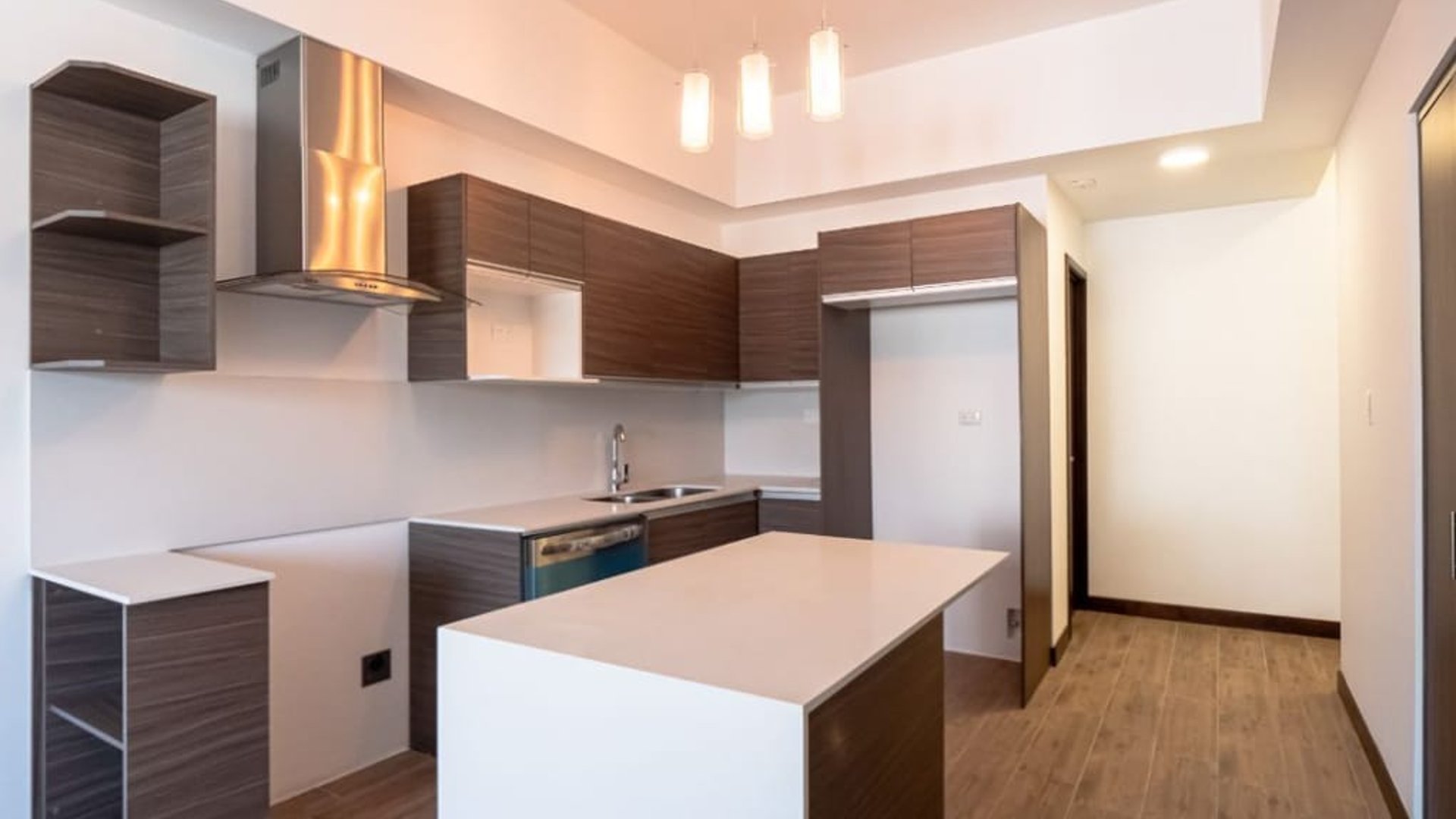 Rento apartamento en zona 10 planta baja Ref-4847
