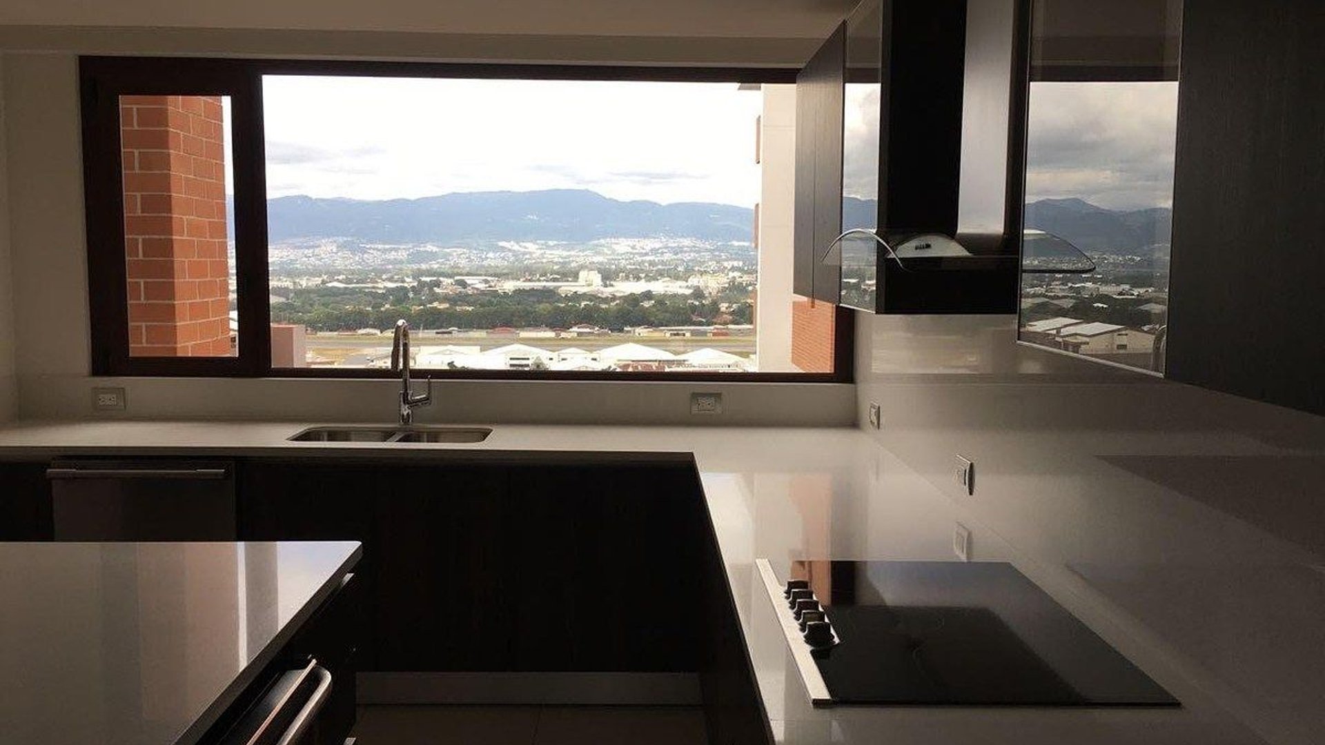Apartamento en Renta – Edificio Noguchi, zona 14