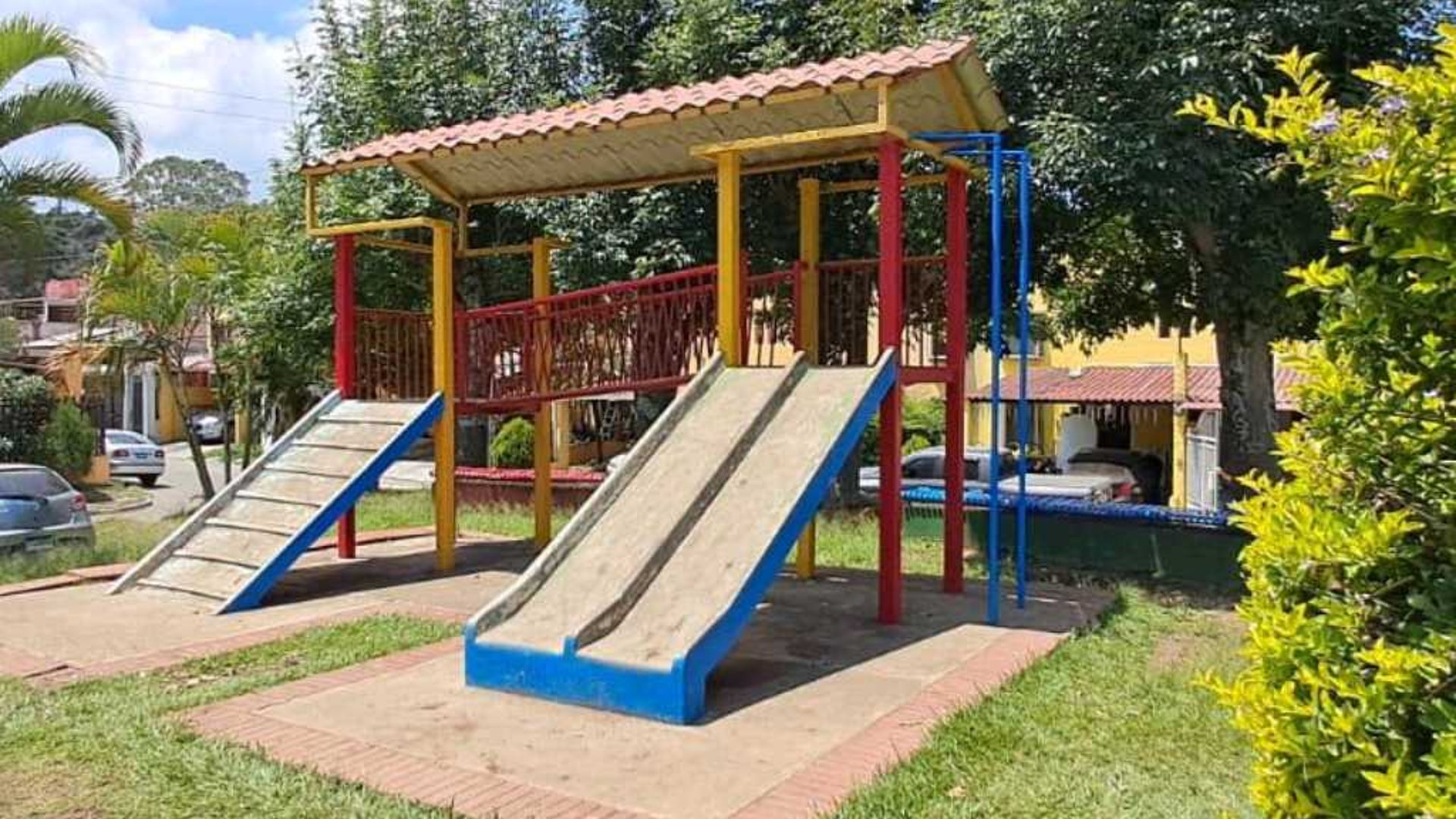 CASA EN VENTA – VILLA ROMANA, CLÚSTER 2, VILLA NUEVA - Miniatura 3
