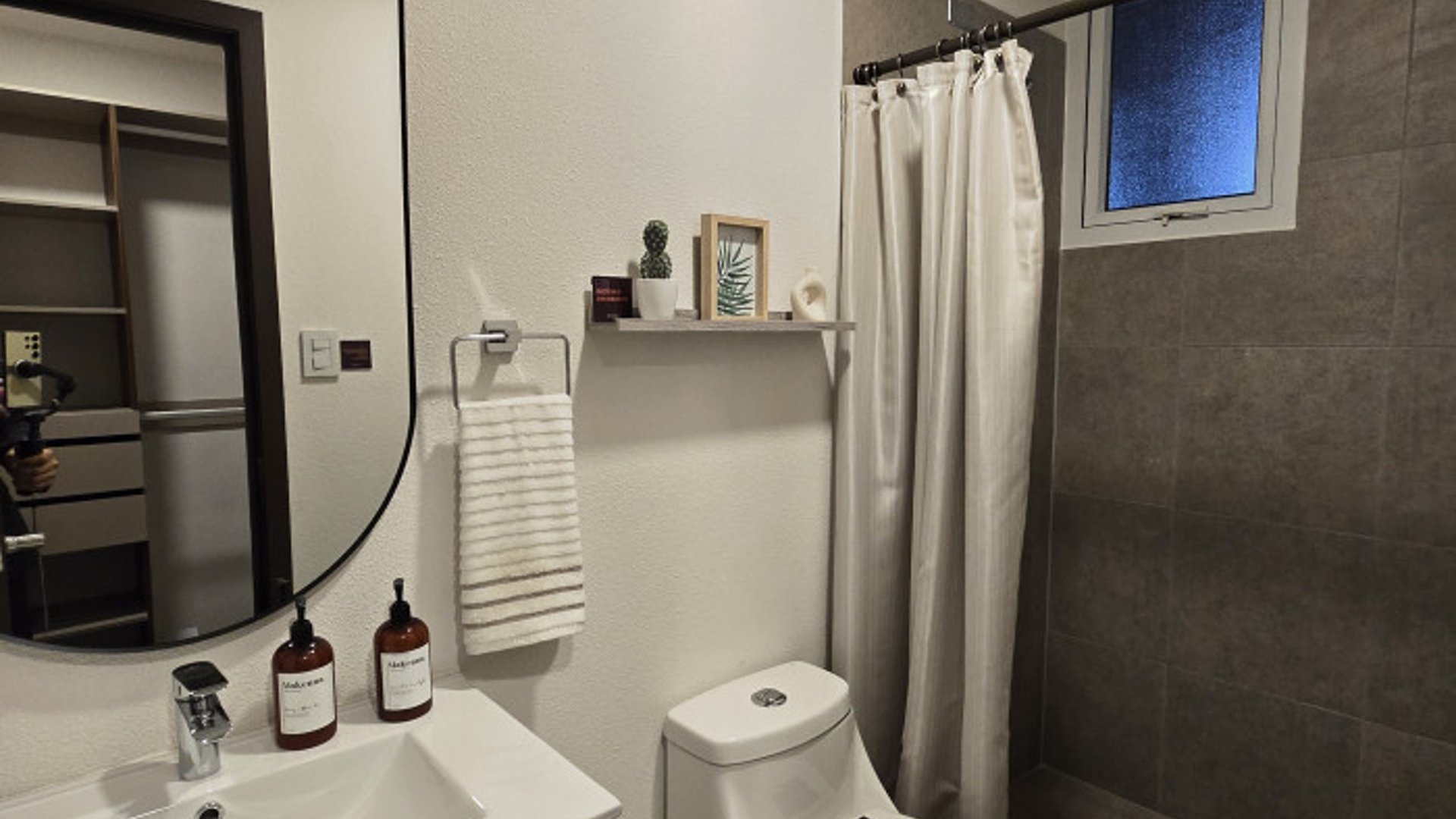 En venta Apartamento en planos en la Zona 17 - Miniatura 14