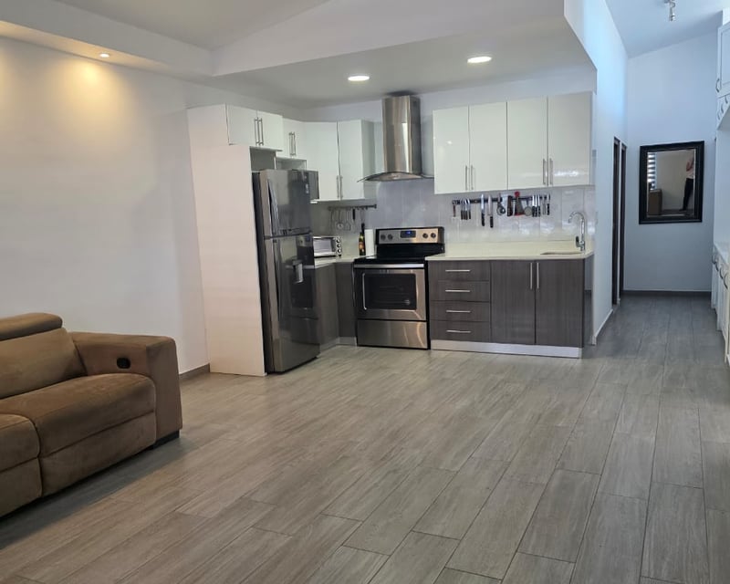 APARTAMENTO REMODELADO EN EL CENTRO DE ZONA 10
