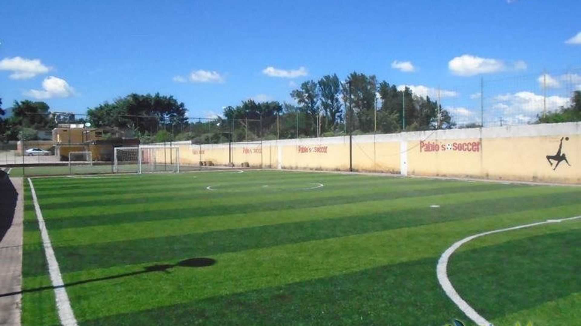 Terreno en Venta con canchas deportivas e instalaciones