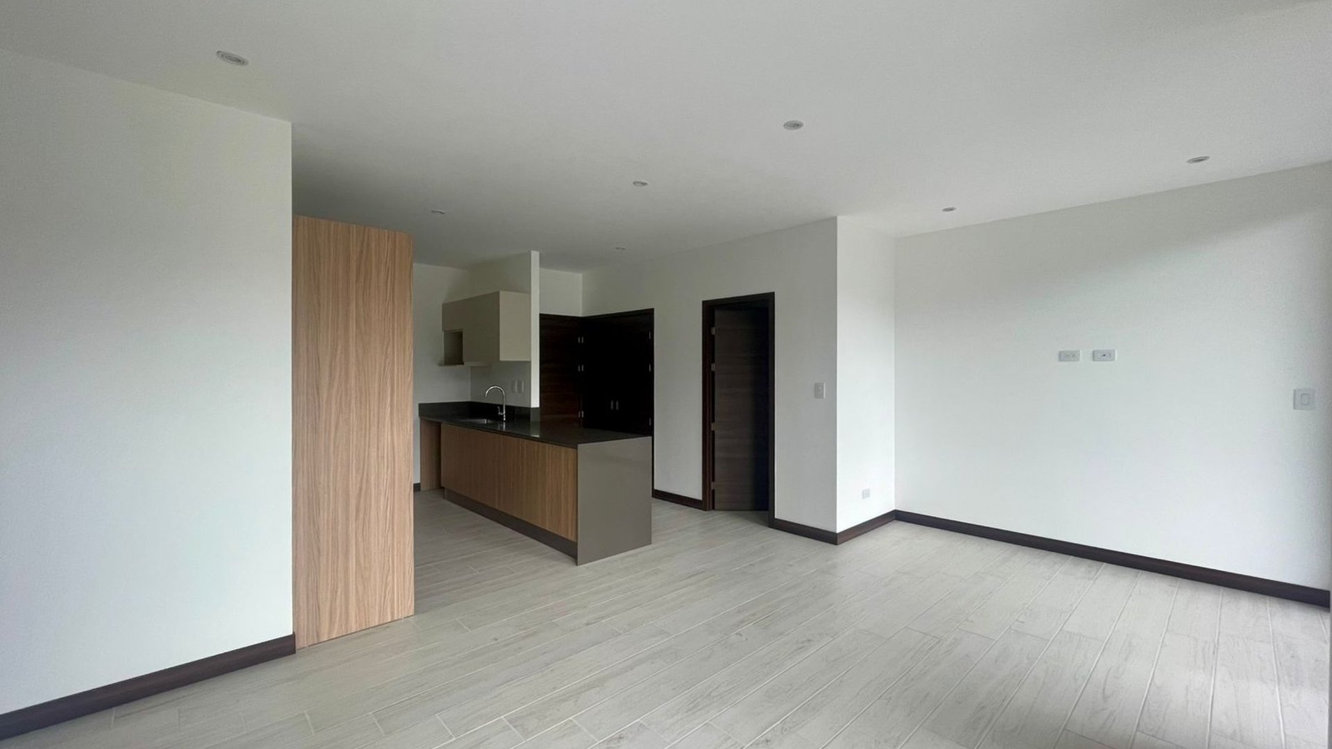 Apartamento en renta, en Zone 16 - Miniatura 4