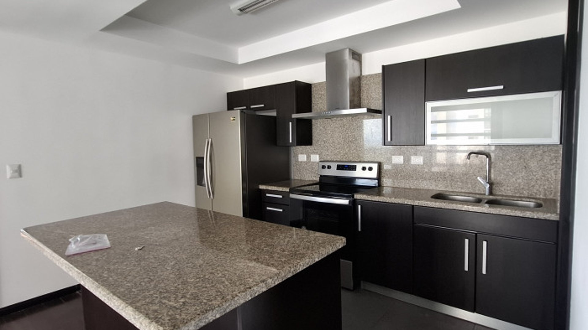 En Renta Apartamento en zona 16 Guatemala - Miniatura 2