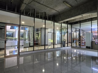 En renta Local Comercial en zona 13 Americas - Image 1