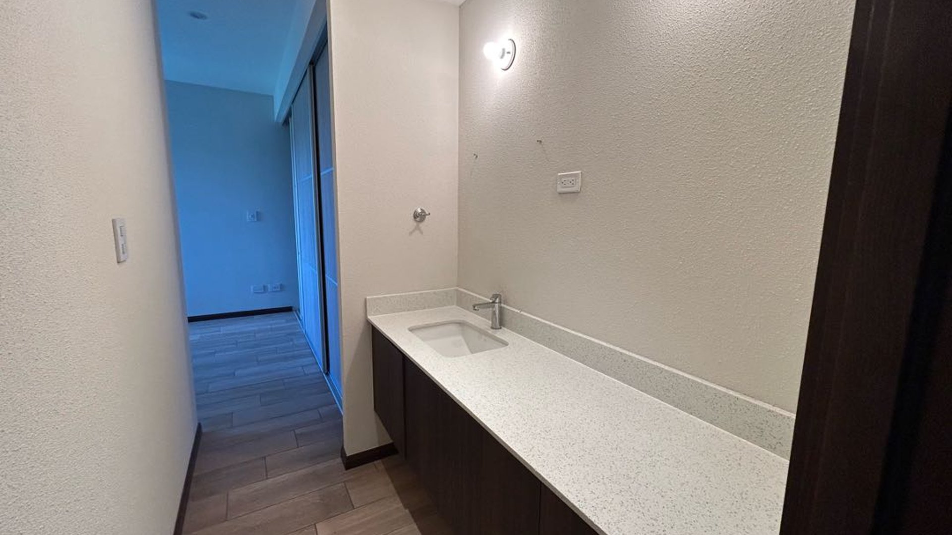 Apartamento en Renta  en Edificio  San Isidro 2021, Zona 16 - Miniatura 8