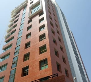 Alquilo Oficina con 83.59m2 en Zona 4 PAO-023-08-10-17