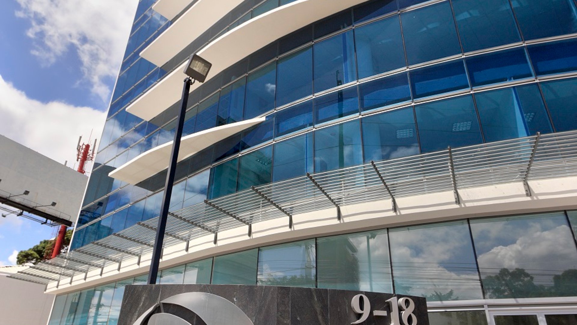 RENTA Clínica Dental en Zona 10 Sixtino II