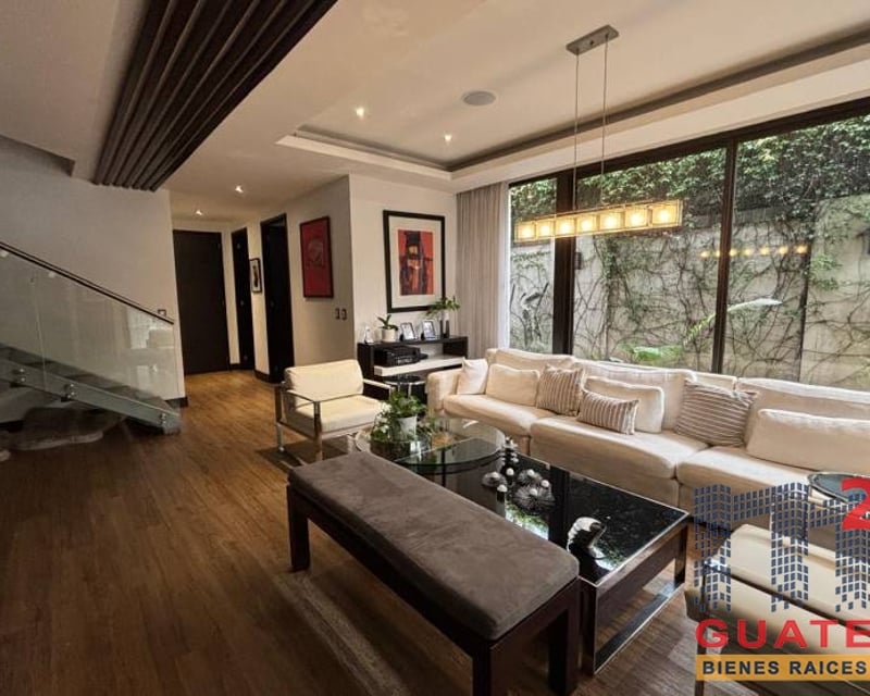 Apartamento en Venta, Zona 10 (V8656)