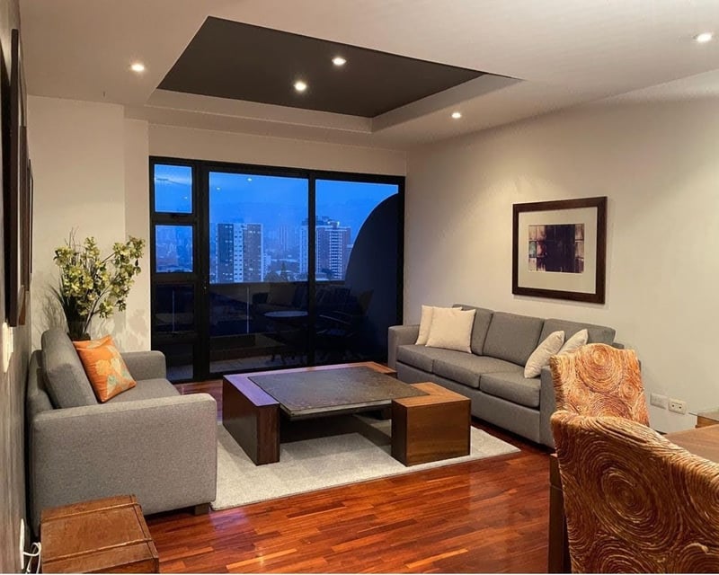 ALTOS DE SANTA CLARA / Apartamento Amueblado en zona 10