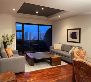ALTOS DE SANTA CLARA / Apartamento Amueblado en zona 10