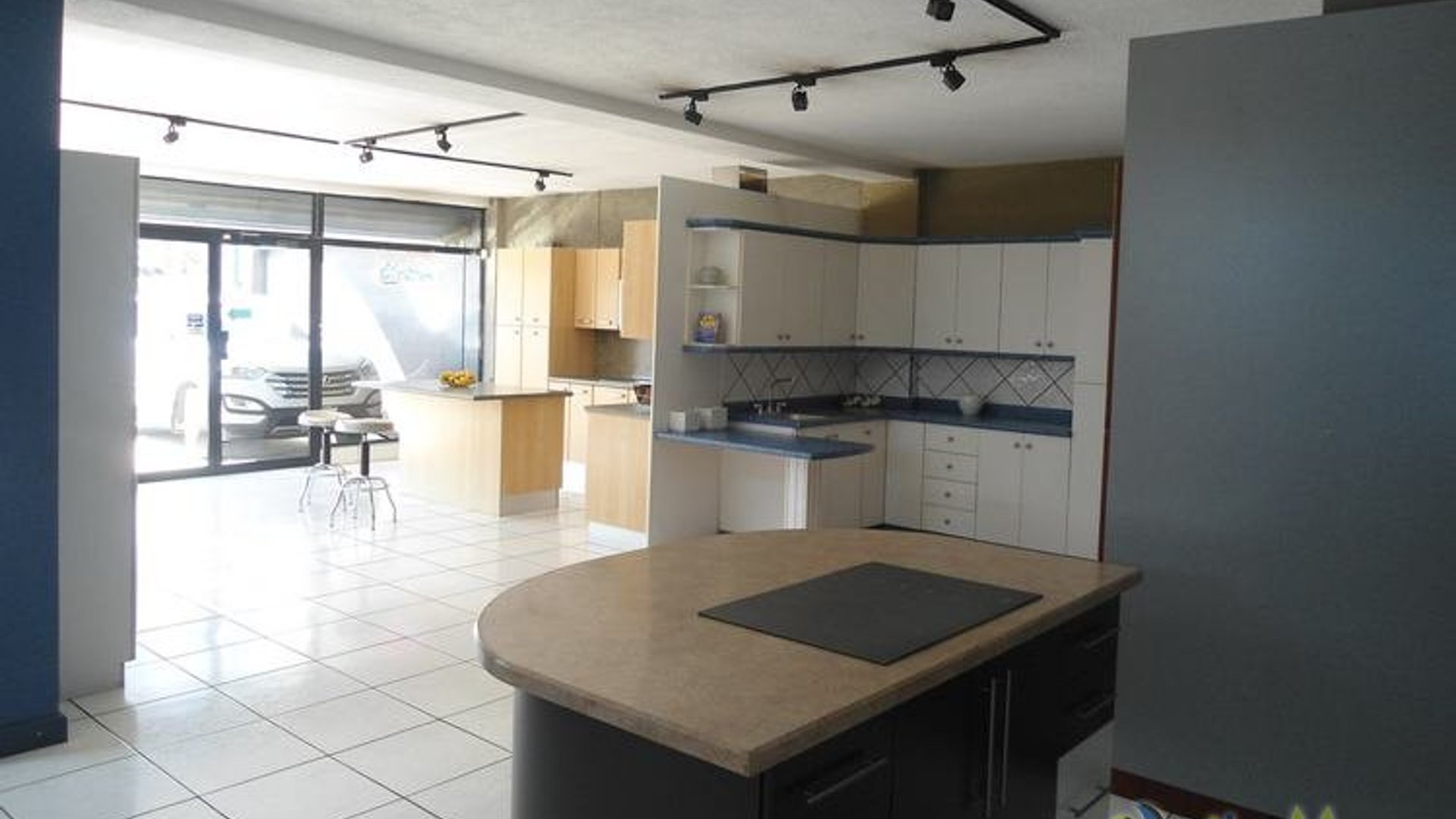 Edificio en Venta sobre Bulevar San Cristobal - Miniatura 2