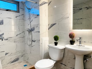 Apartamento en renta de 1 habitación en Zona 10 - 4