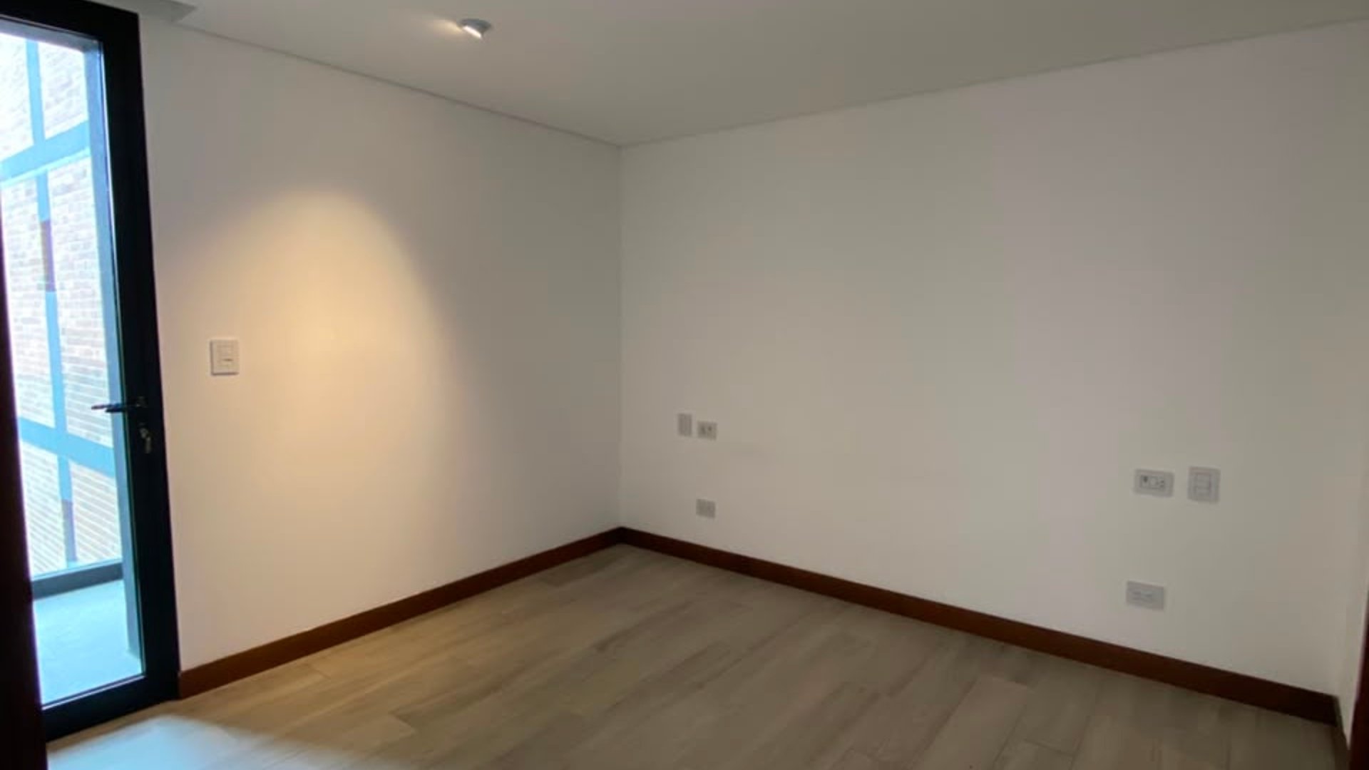 ???? APARTAMENTO EN RENTA – 2 HAB + BALCÓN | RESERVA DIEZ | ZONA 10 - Miniatura 6