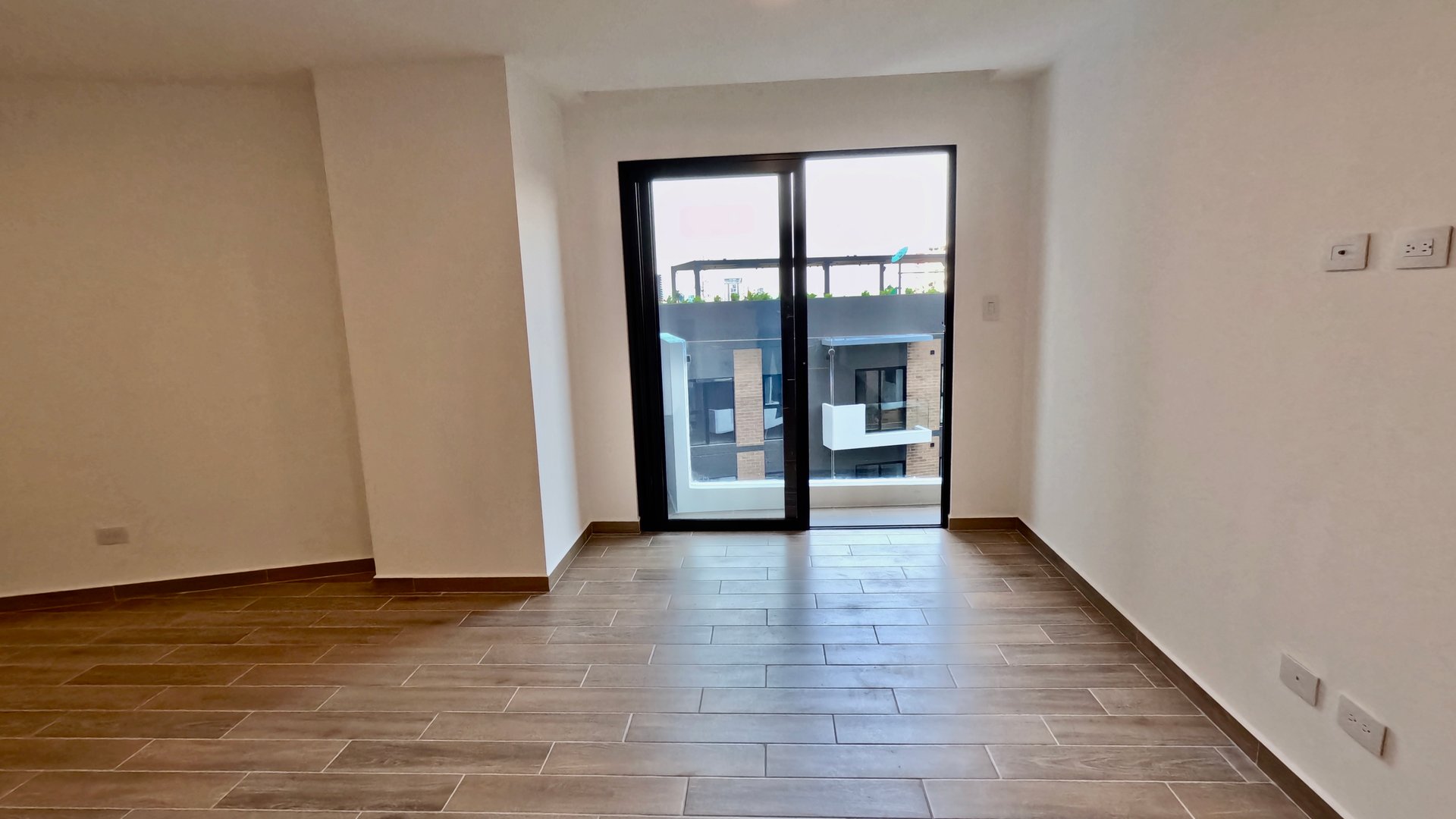 Apartamento en venta o renta Parque 14, zona 14 - Miniatura 5
