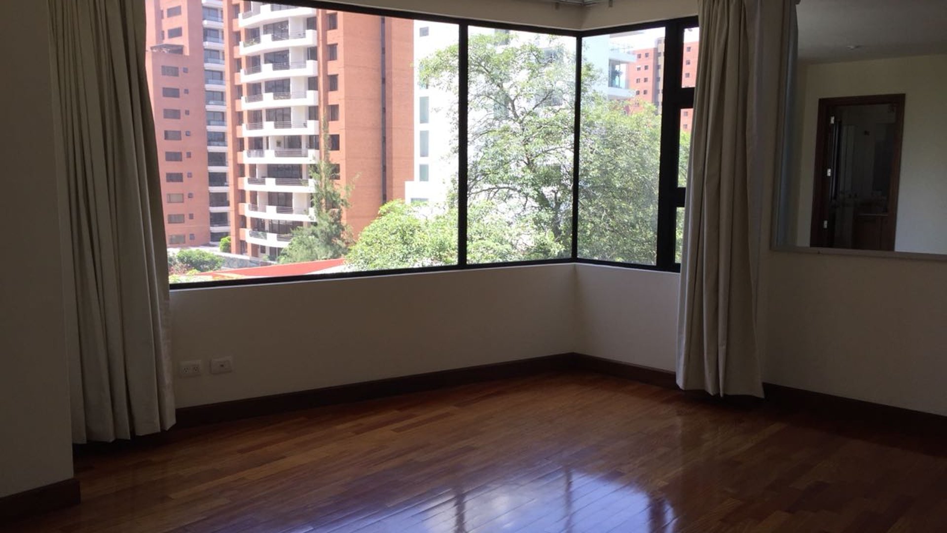 Apartamento 4 habitaciones en renta San Ángel zona 14 - Miniatura 7