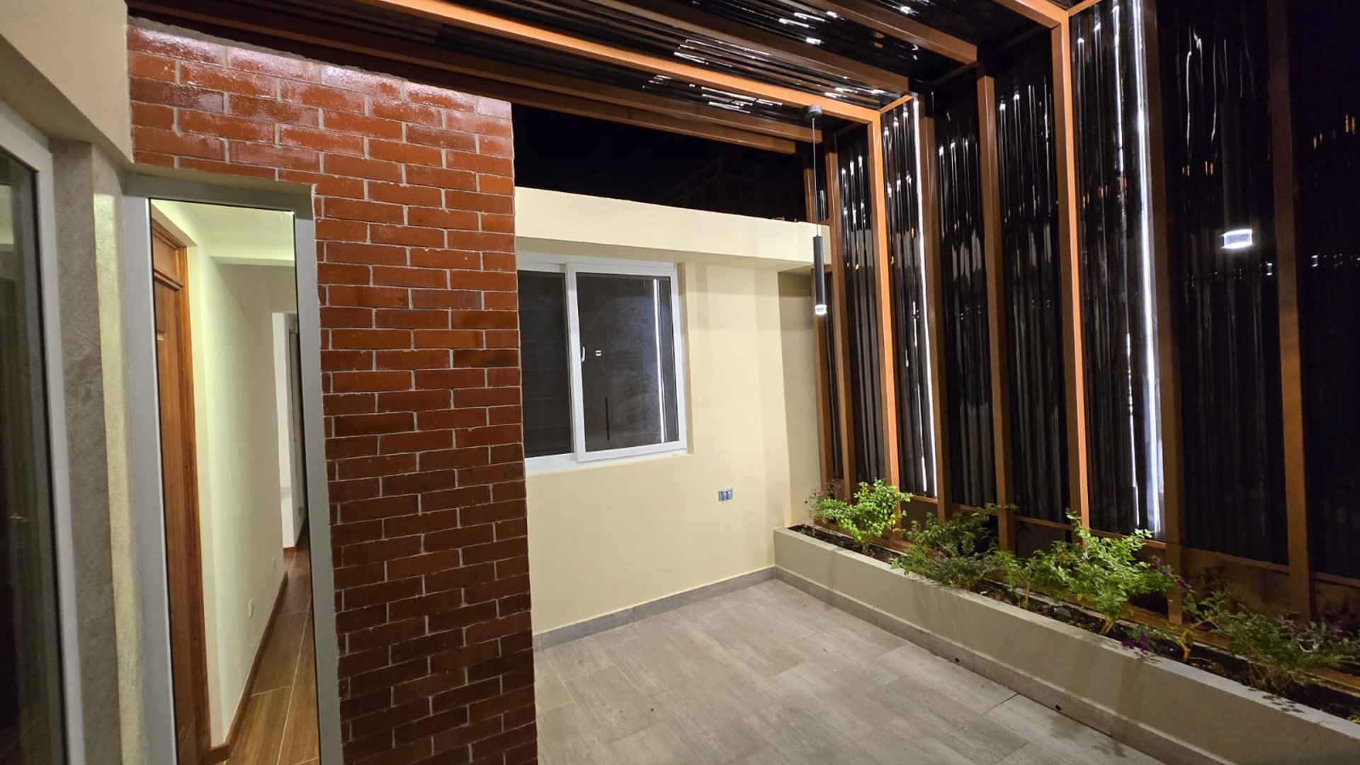 VENDO CASA EN ZONA 12 VIENTOS DEL VALLE - Miniatura 2