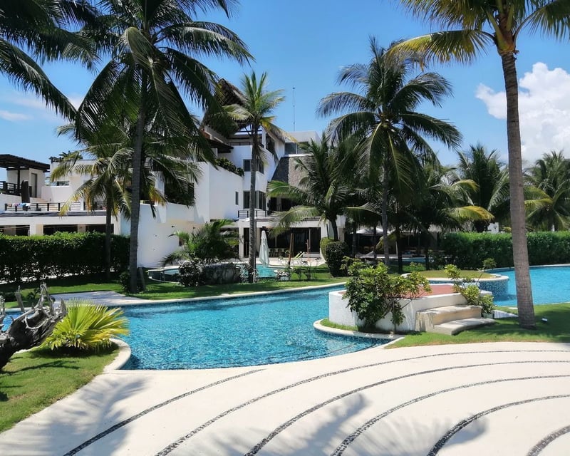 Terreno en VENTA en condominio en Monterrico