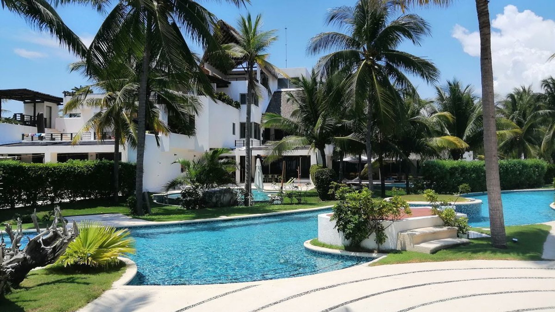 Terreno en VENTA en condominio en Monterrico