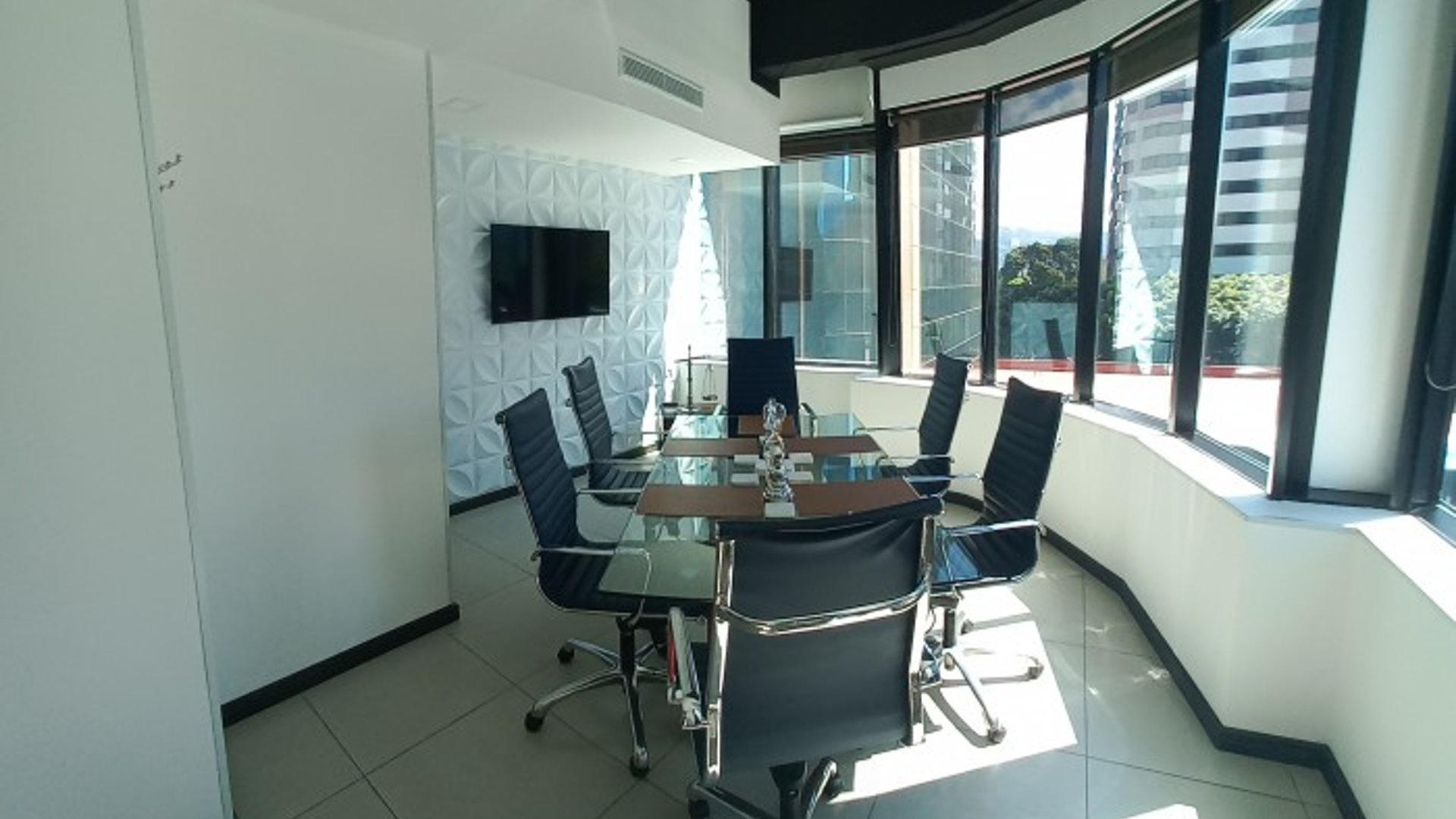 Espacio en Oficina en Renta Edificio Europlaza Zona 14 - Miniatura 8