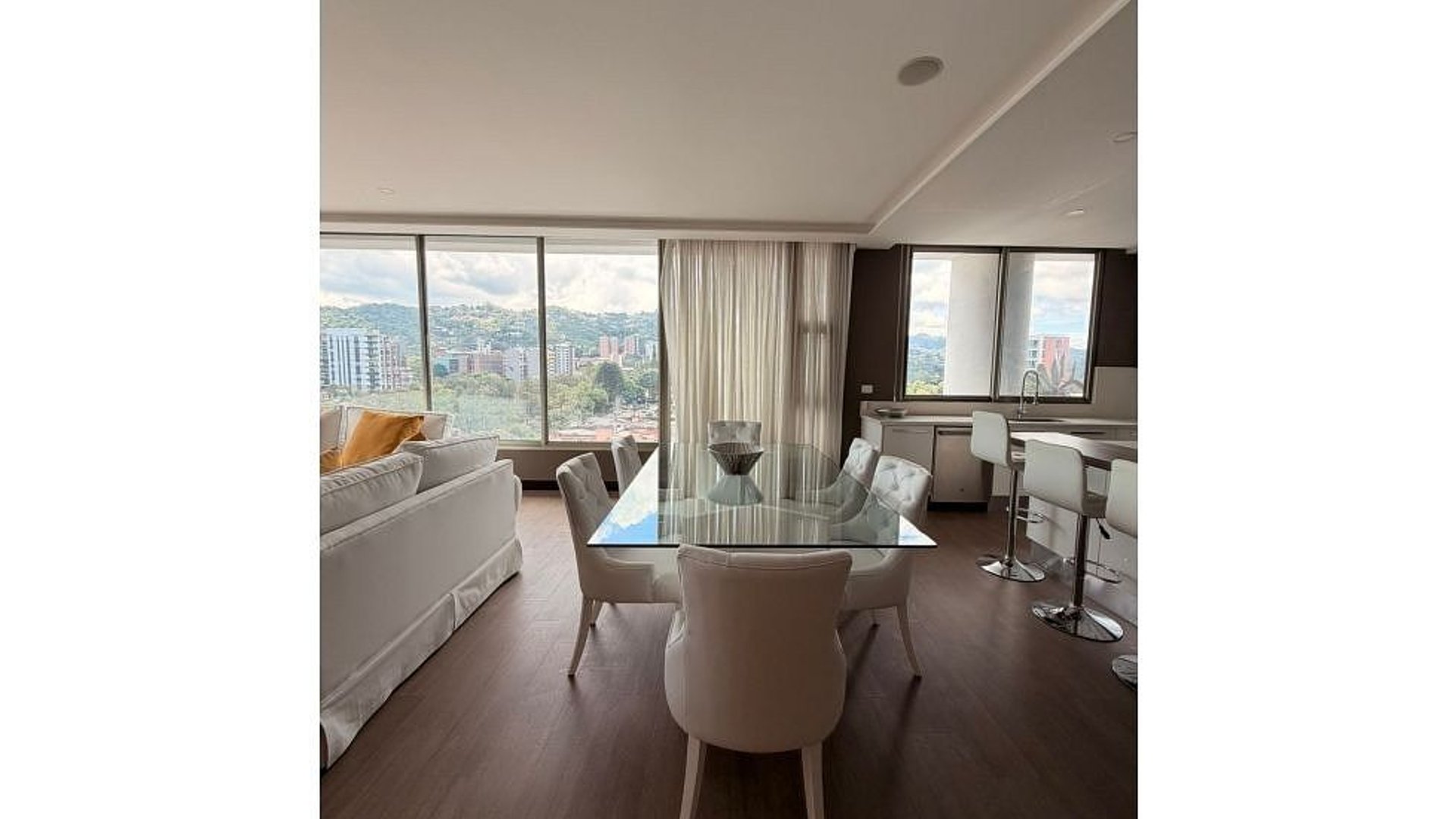 Apartamento de Lujo en Venta – Torre Caprese, Zona 15 - Miniatura 3