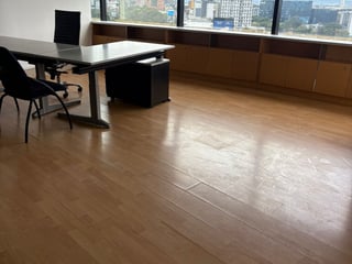 Oficina En Venta Con 763 mts En Zona 10 - 4
