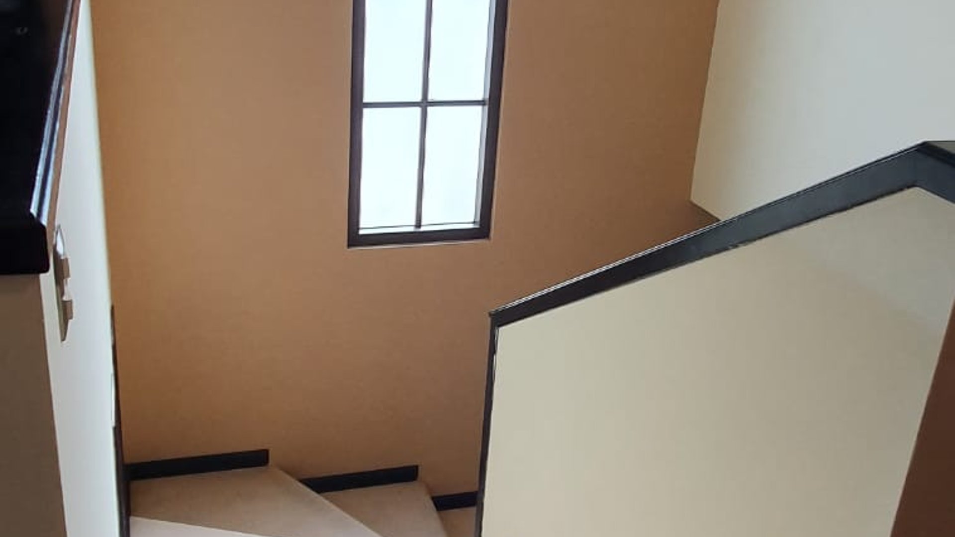 EN VENTA LINDA CASA ZONA 16 VILLAS SUIZA VH4 - Miniatura 3