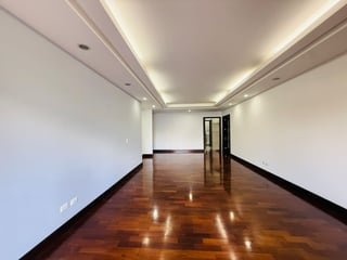 VENTA DE AMPLIO APARTAMENTO - SAN PATRICIO, ZONA 14 - 5