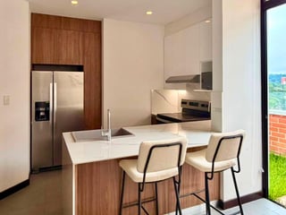 📍 APARTAMENTO AMUEBLADO EN RENTA – 1 HAB | EDIFICIO ARLES | ZONA 15 - 3